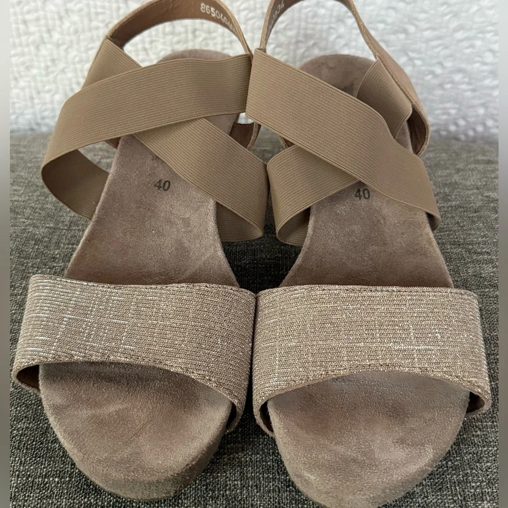 Mephisto Barbara Wedge Sandal in Argentina ( taupe and silver) SZ 40 US 10